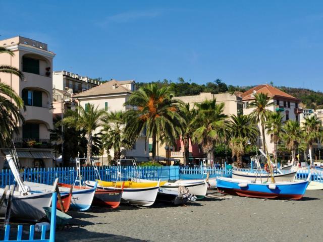 Locale Commerciale in affitto a Cogoleto, Liguria