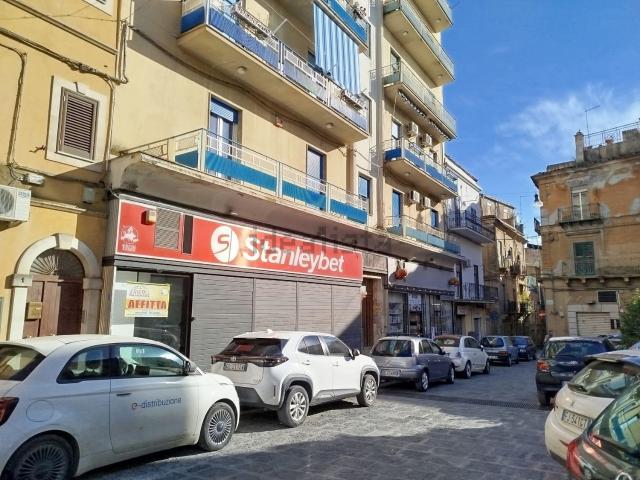 Locale Commerciale in affitto a Quartiere Provvidenza, Caltanissetta