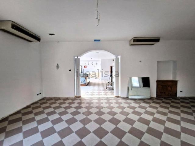 Locale Commerciale in affitto a Treviso, Veneto