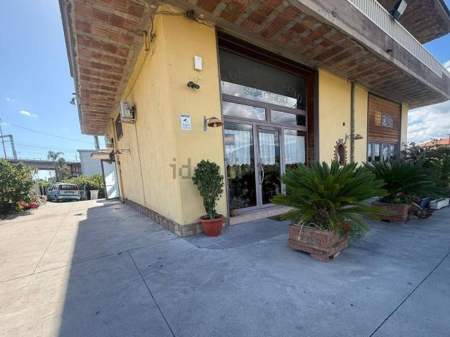 Locale Commerciale in affitto a Cicalesi, Nocera Inferiore