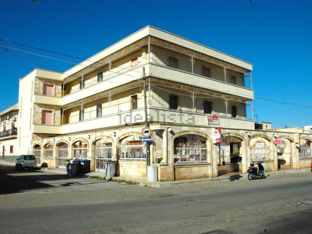 Locale Commerciale in affitto a Puglia, Taranto