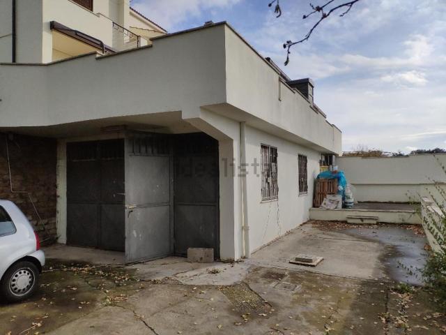 Locale Commerciale in affitto a Roma Capitale, Lazio