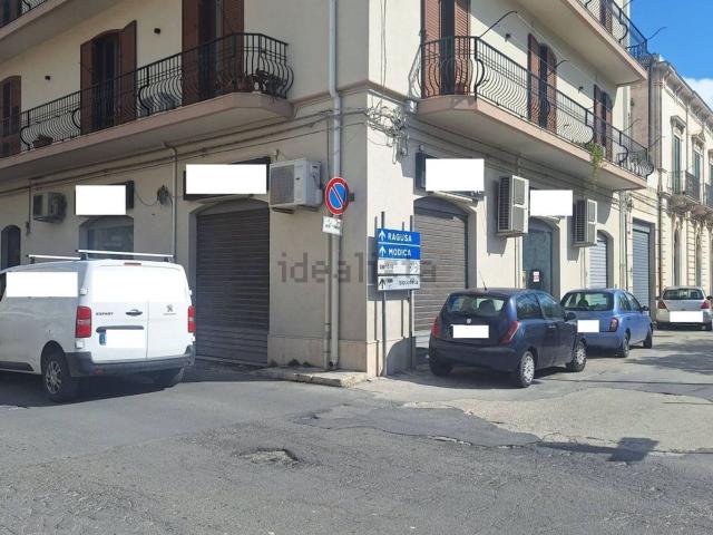 Locale Commerciale in affitto a Balata, Cava D'aliga