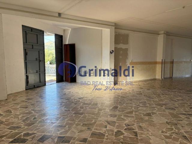 Locale Commerciale in affitto a Misilmeri, Sicilia
