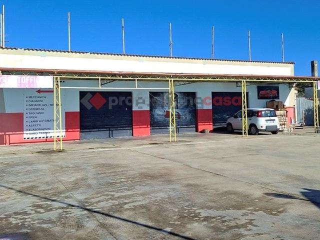 Locale Commerciale in affitto a Aprilia, Lazio