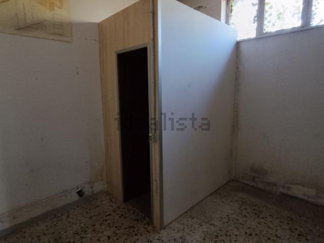 Locale Commerciale in affitto a Frosinone, Lazio