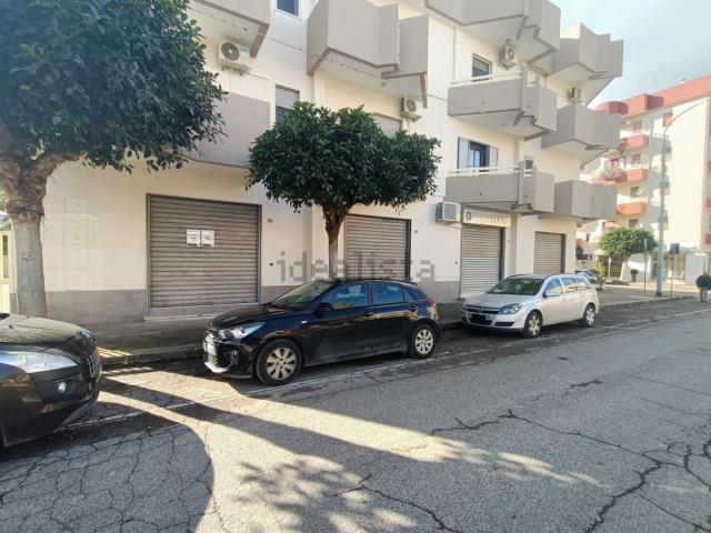 Locale Commerciale in affitto a Puglia, Taranto