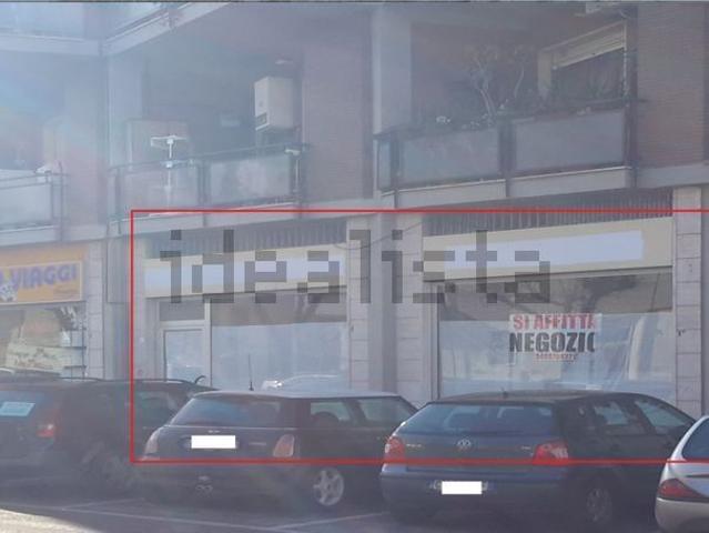 Locale Commerciale in affitto a Porta Maggiore, Marche
