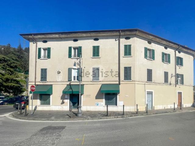 Locale Commerciale in affitto a Zona Est, Brescia