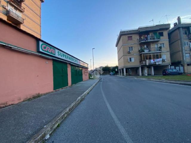 Locale Commerciale in affitto a Toiano, Pozzuoli