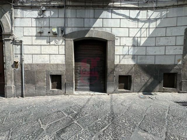 Locale Commerciale in affitto a Gragnano, Campania