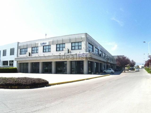 Locale Commerciale in affitto a Piemonte, Cuneo