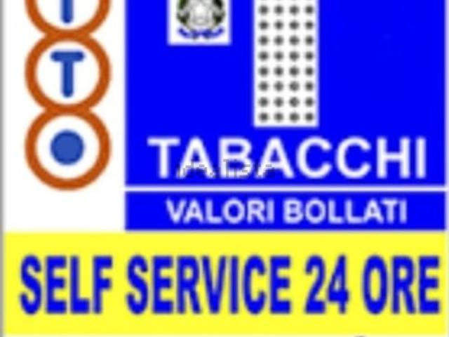 Locale Commerciale in affitto a Puglia, Lecce