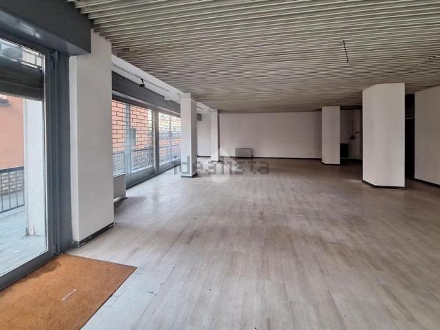 Locale Commerciale in affitto a Manerbio, Lombardia