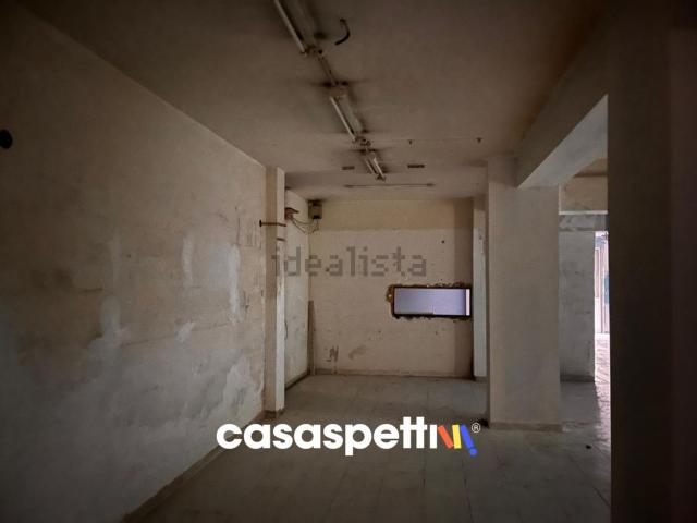 Locale Commerciale in affitto a Calvi, Baronissi