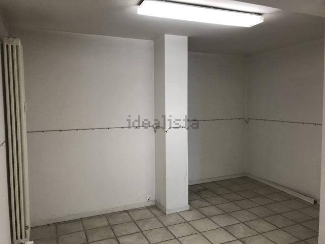 Locale Commerciale in affitto a Unione di comuni Valmarecchia, Santarcangelo Di
