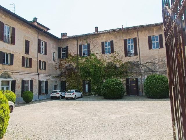 Locale Commerciale in affitto a Robarello, Buccinasco