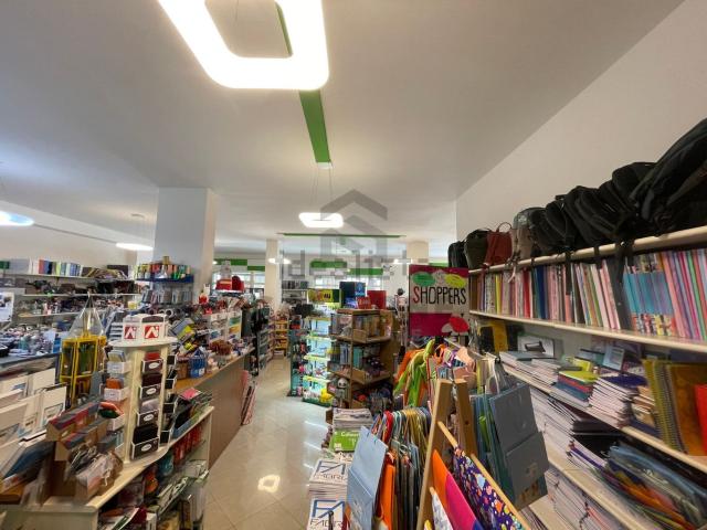 Locale Commerciale in affitto a Telese Terme, Campania