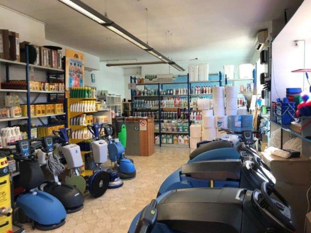Locale Commerciale in affitto a Vicenza, Veneto
