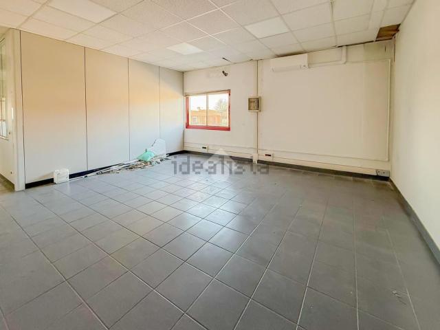 Locale Commerciale in affitto a Sale, Gussago
