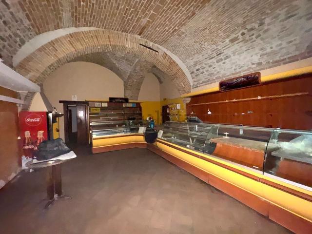 Locale Commerciale in affitto a Spoleto, Perugia