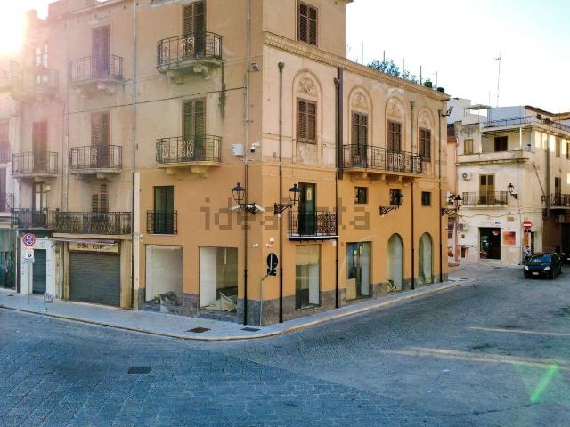 Locale Commerciale in affitto a Partinico, Sicilia