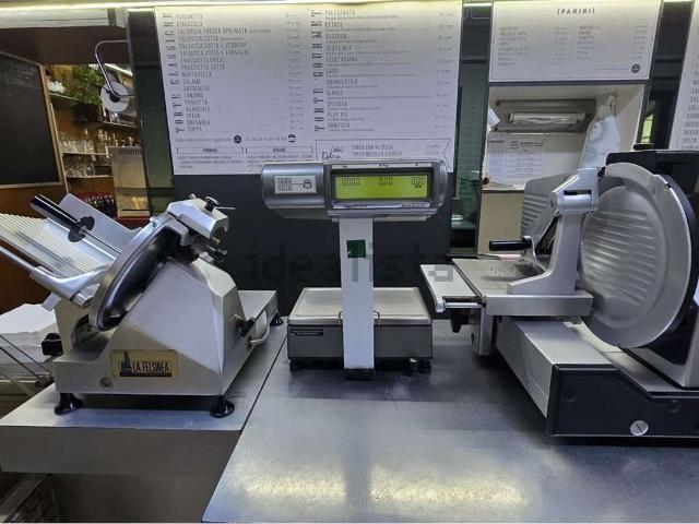 Locale Commerciale in affitto a Soccorso, Magione