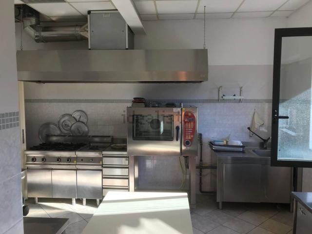 Locale Commerciale in affitto a Unione di comuni Montana Lunigiana, Podenzana