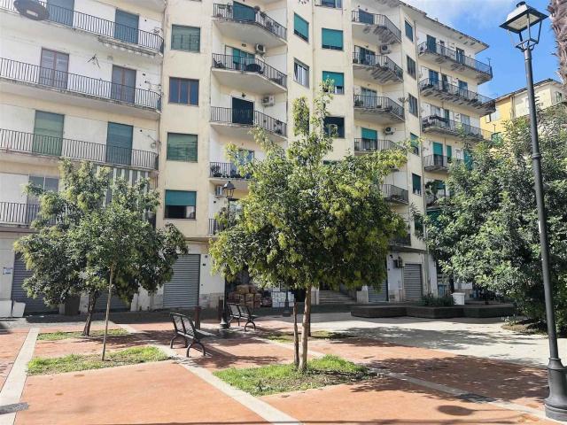 Locale Commerciale in affitto a Piedimonte, Nocera Inferiore