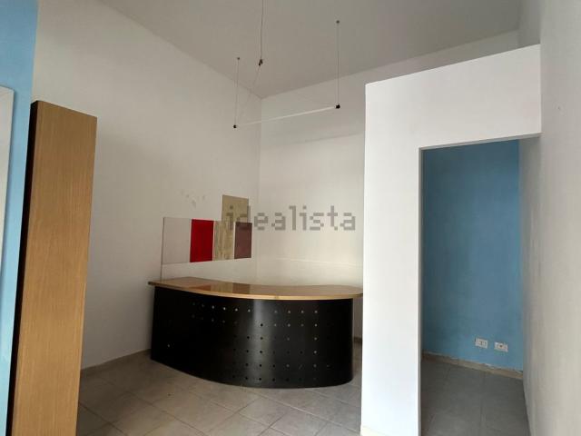 Locale Commerciale in affitto a San Silvestro, Cassino