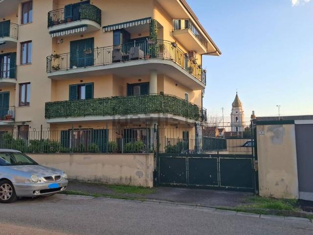 Locale Commerciale in affitto a Casapulla, Campania