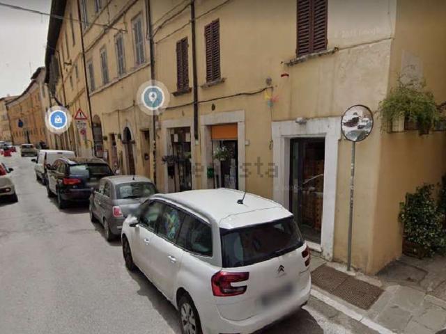 Locale Commerciale in affitto a Sant'Erminio, Cenerente