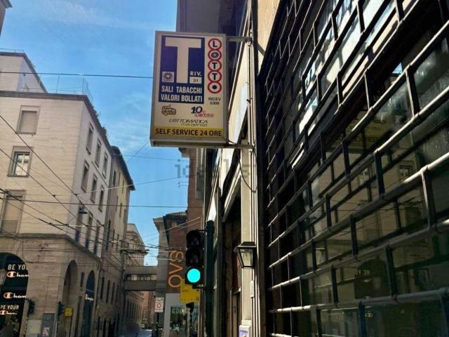 Locale Commerciale in affitto a Parma Centro, Sorbolo