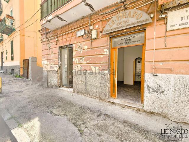 Locale Commerciale in affitto a Municipalità 10, Campania