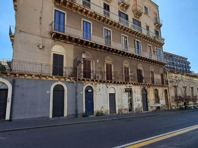 Locale Commerciale in affitto a Borgo-Sanzio, Catania