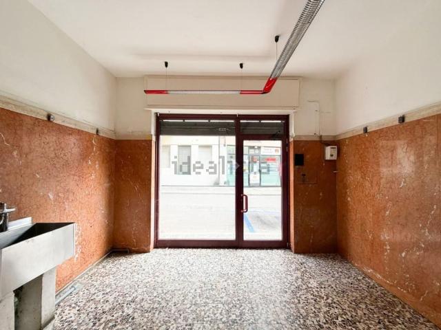 Locale Commerciale in affitto a Codogno, Lombardia