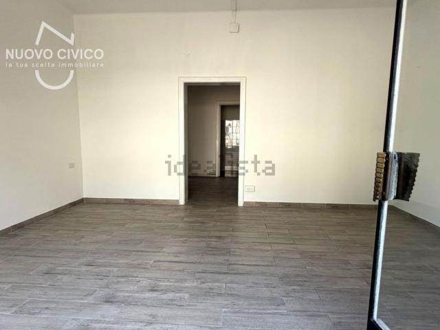 Locale Commerciale in affitto a Sud-Est, Brenzone