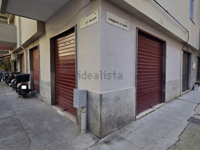 Locale Commerciale in affitto a VIII Circoscrizione, Palermo