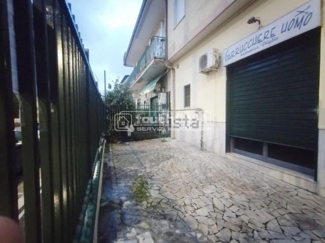 Locale Commerciale in affitto a Bagno d'Aversa, Aversa