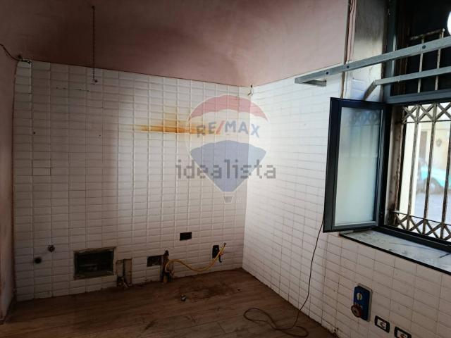 Locale Commerciale in affitto a Cicalesi, Nocera Inferiore