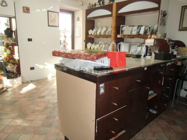 Locale Commerciale in affitto a Piemonte, Torino