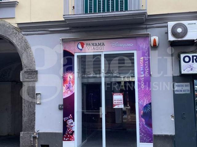 Locale Commerciale in affitto a Bagno d'Aversa, Aversa