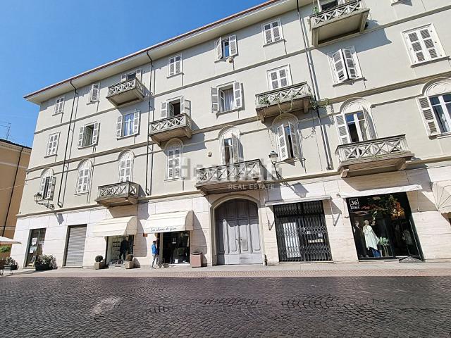 Locale Commerciale in affitto a Piemonte, Alessandria