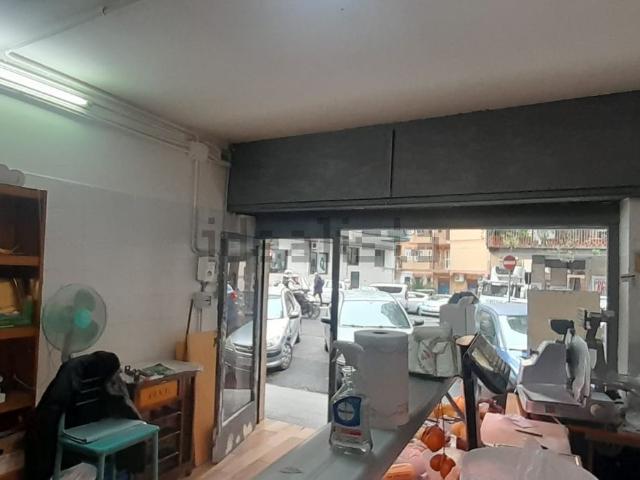 Locale Commerciale in affitto a Santa Croce, Campania