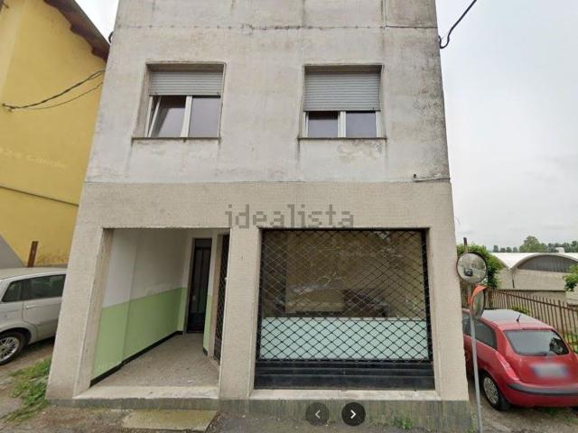 Locale Commerciale in affitto a Piemonte, Biella