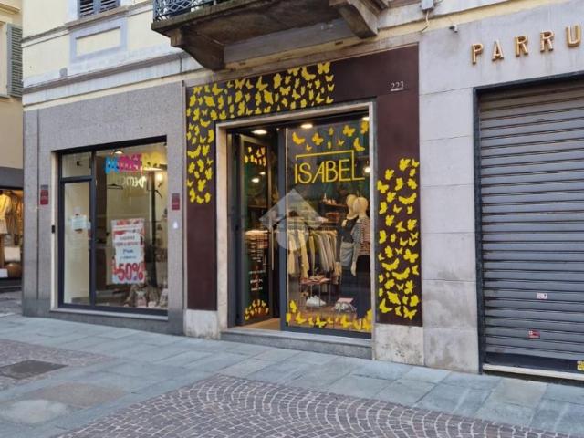 Locale Commerciale in affitto a Piemonte, Cuneo
