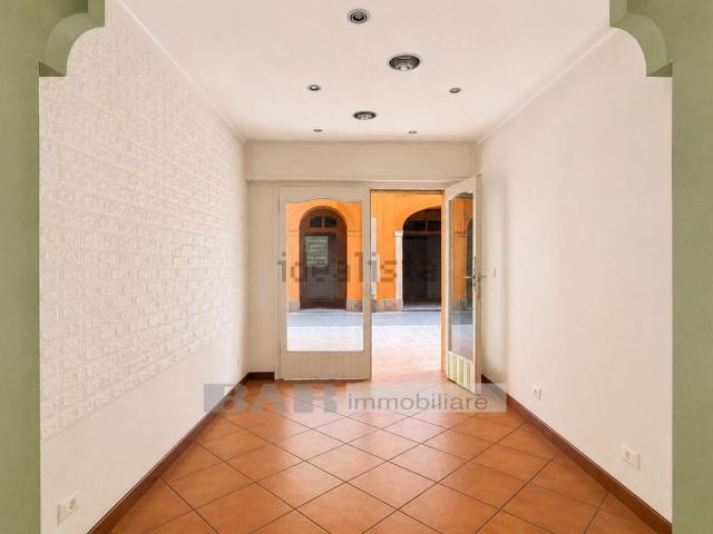 Locale Commerciale in affitto a Santo Stefano, Bologna