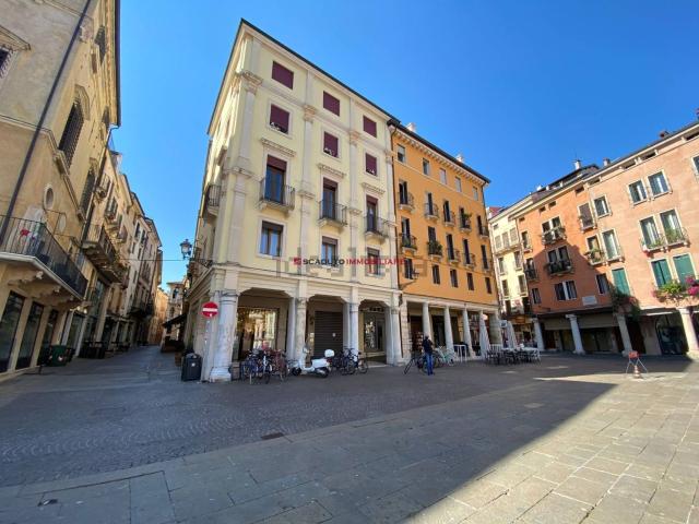 Locale Commerciale in affitto a Vicenza, Veneto