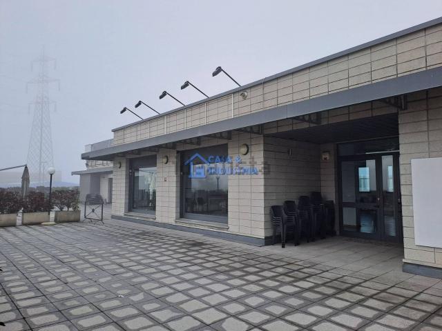 Locale Commerciale in affitto a Bellusco, Lombardia