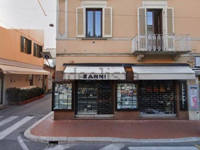 Locale Commerciale in affitto a Gallo, Montecatini Terme